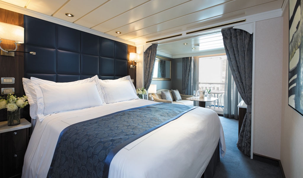 Deluxe Veranda Suite.jpg